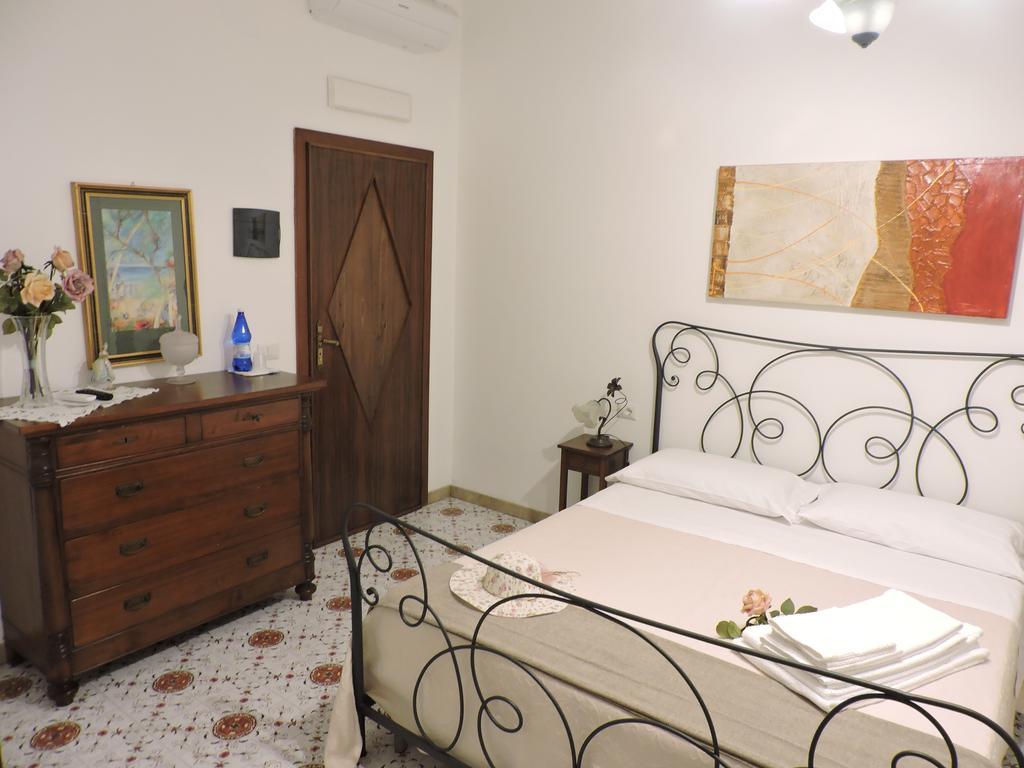 B&B Il Muro Vecchio Giardini Naxos Rum bild