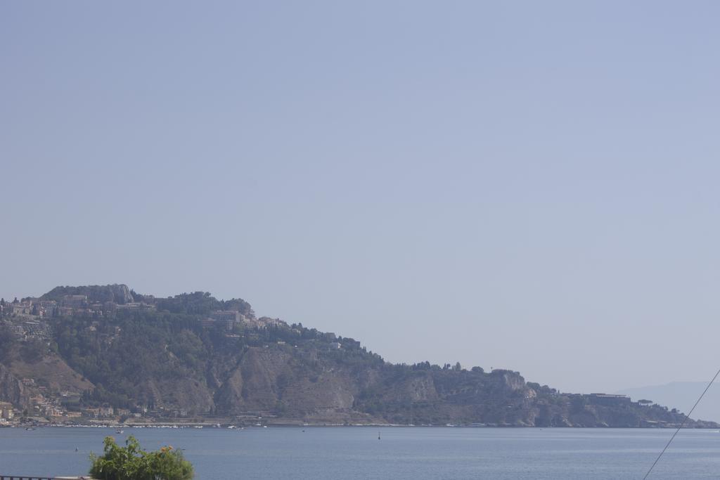 B&B Il Muro Vecchio Giardini Naxos Exteriör bild