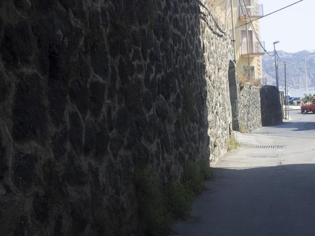 B&B Il Muro Vecchio Giardini Naxos Exteriör bild