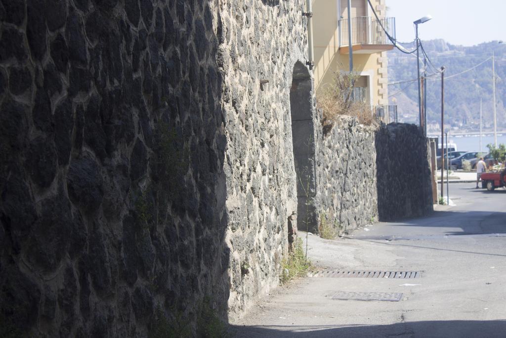 B&B Il Muro Vecchio Giardini Naxos Exteriör bild