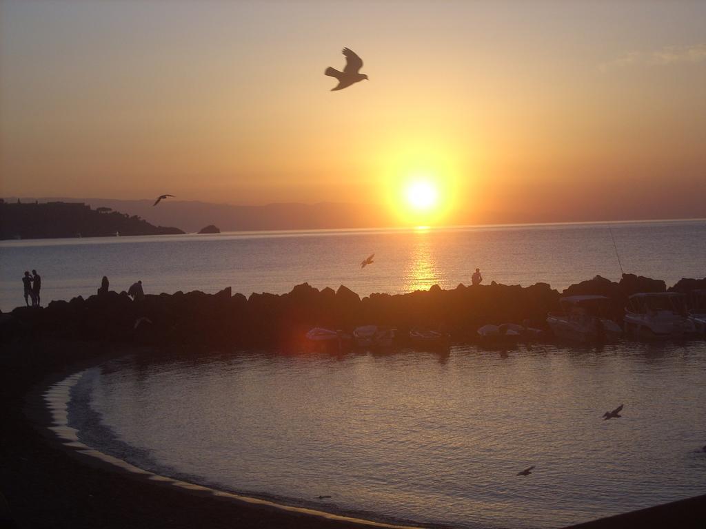 B&B Il Muro Vecchio Giardini Naxos Exteriör bild