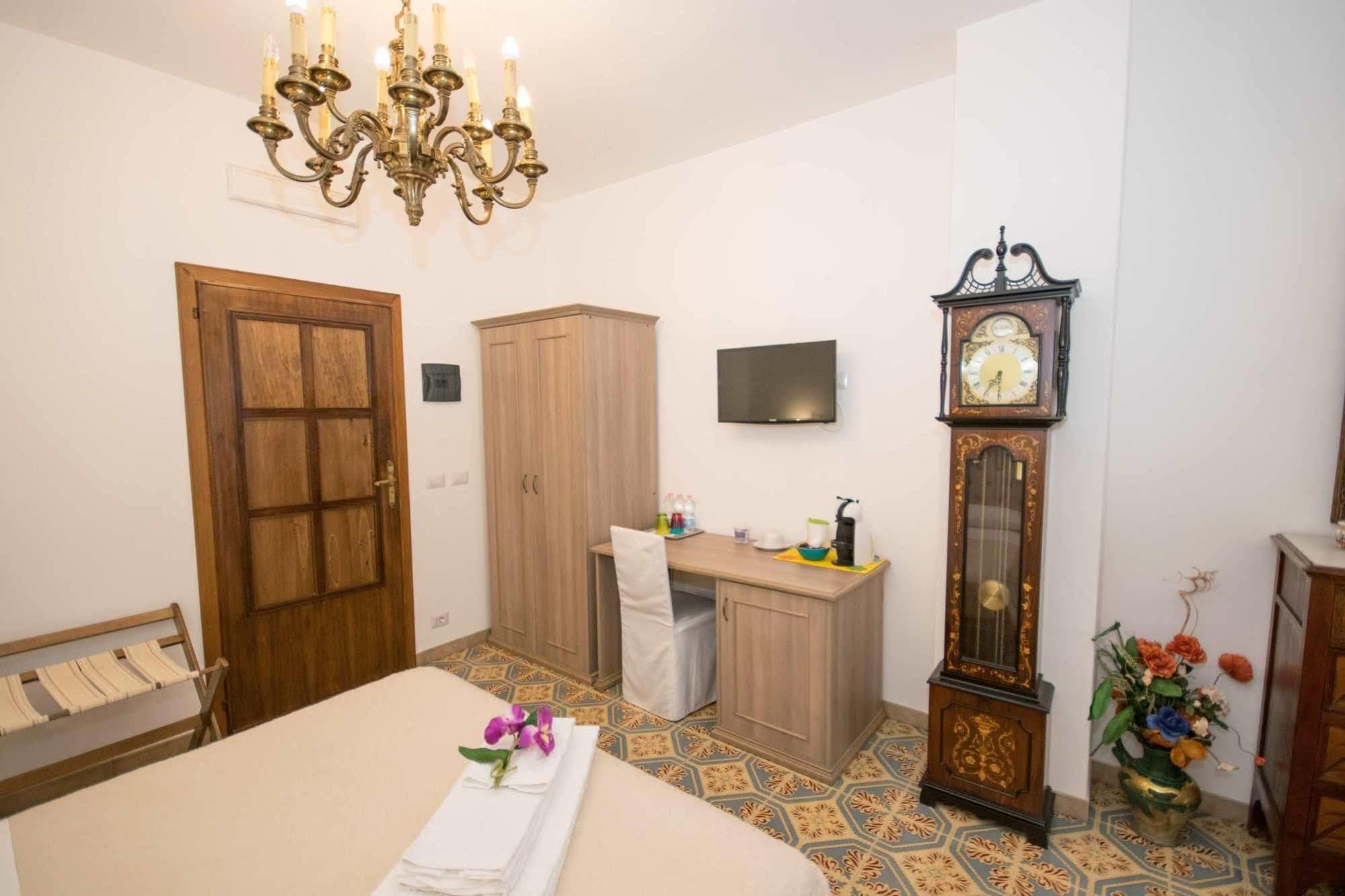 B&B Il Muro Vecchio Giardini Naxos Exteriör bild